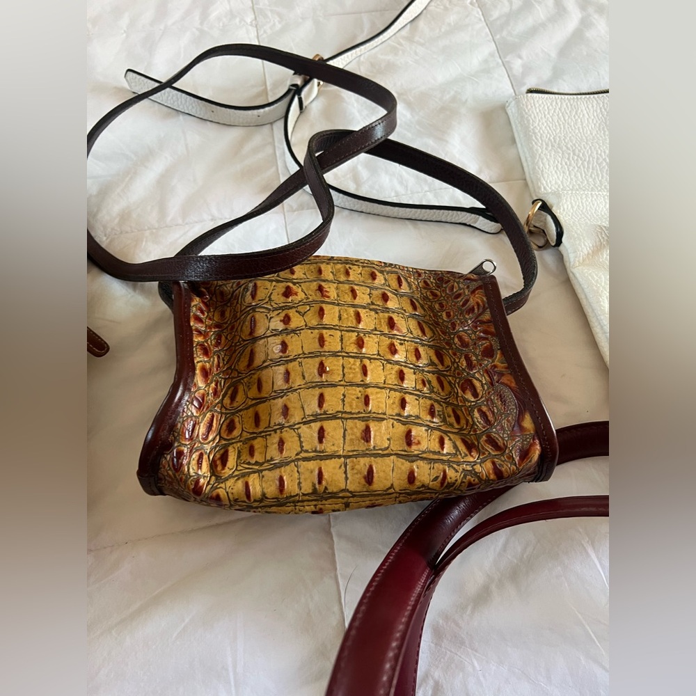 Vintage Raviani leather crocodile crossbody.